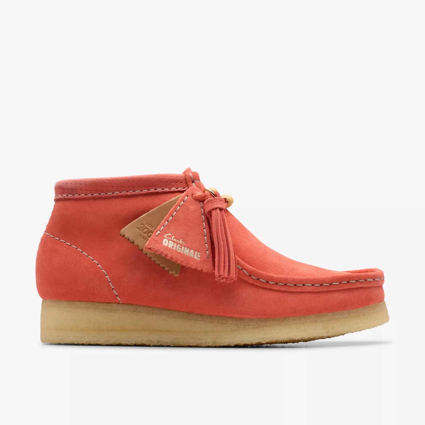 Clarks Womens Wallabee Boot Coral Suede 26181112 – Lola's Shoes